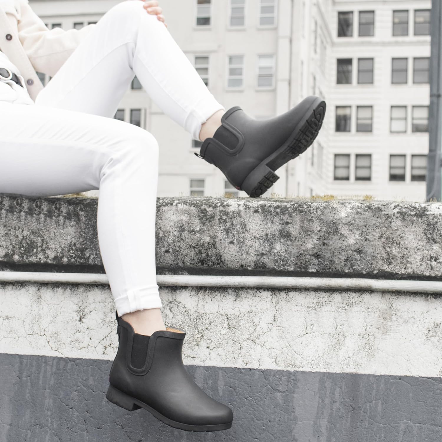 Stylish Women's Waterproof Plush Chelsea Booties for All-Weather Comfort